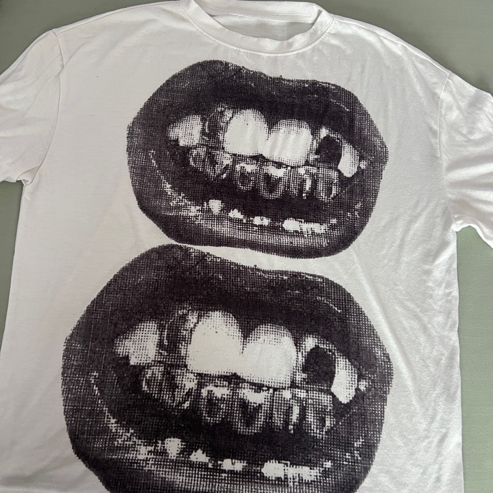 Graphic Tee with Black Lips Design